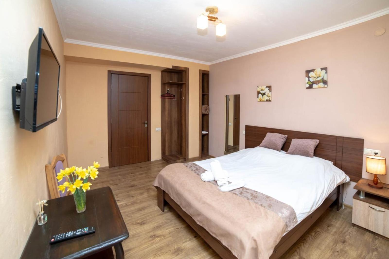 Guest House Kavkasioni 33 Telavi Exterior photo